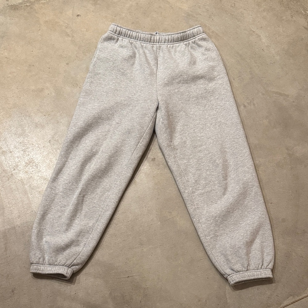 Aritzia Light Gray Women’s Joggers